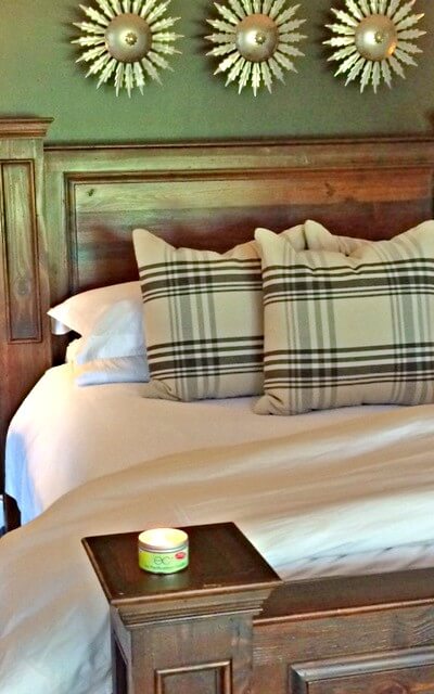 candle-and-bed